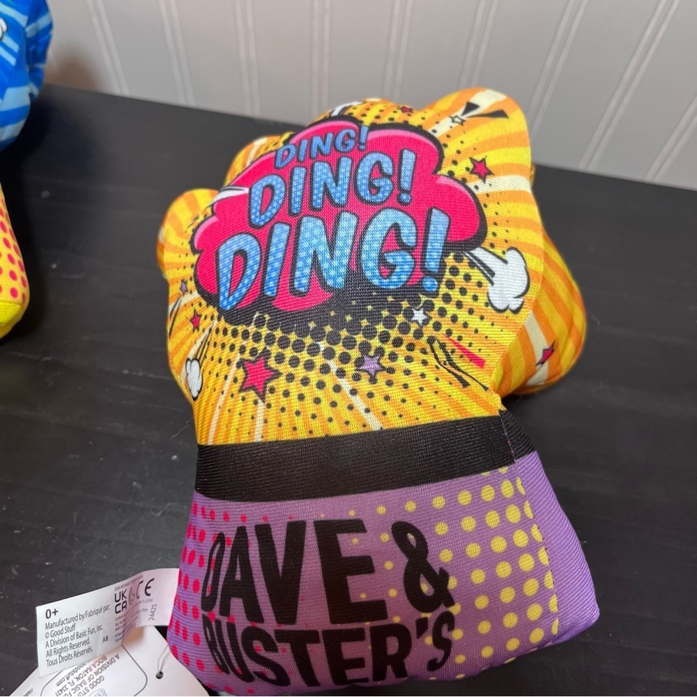 Dave & Buster’s Power Fists Plush Kid’s Boxing Gloves Set - Comic Pop Art - Picture 3 of 15